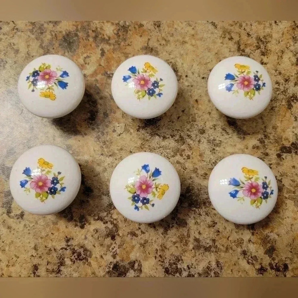 Vintage Round Drawer Pull Cabinet Handle White Floral Porcelain Lot Of 6 - Picture 1 of 6